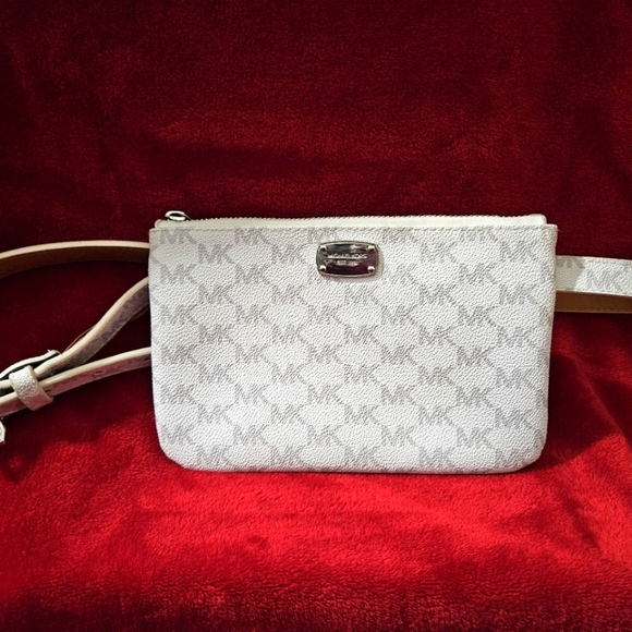 Michael Kors-Belt Bag-White & Gray Signature - Picture 11 of 11